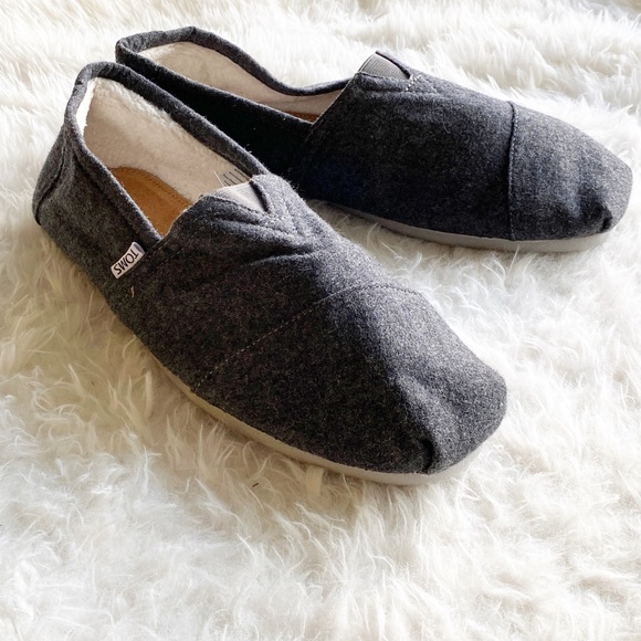 Toms Other - NWOT TOMS slip-on with faux shearling lining